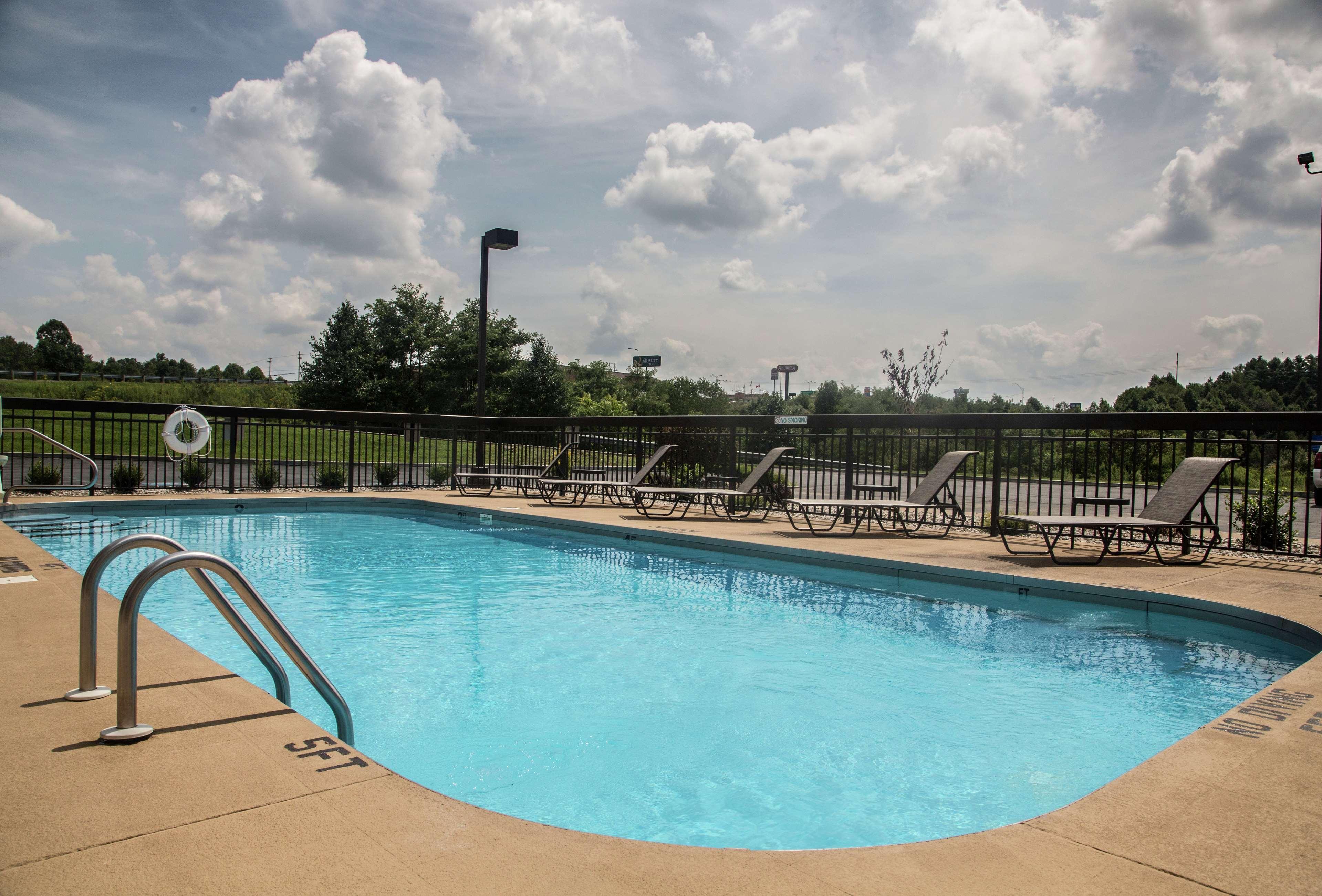 Hampton Inn Summersville Buitenkant foto